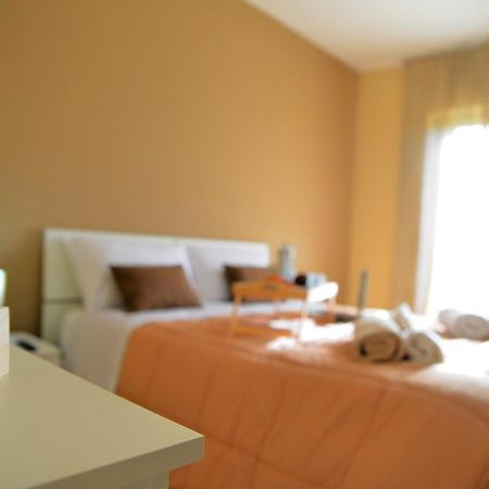 B&B La Casa Di Betty Albanella 外观 照片