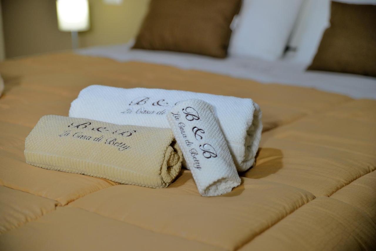 B&B La Casa Di Betty Albanella 外观 照片
